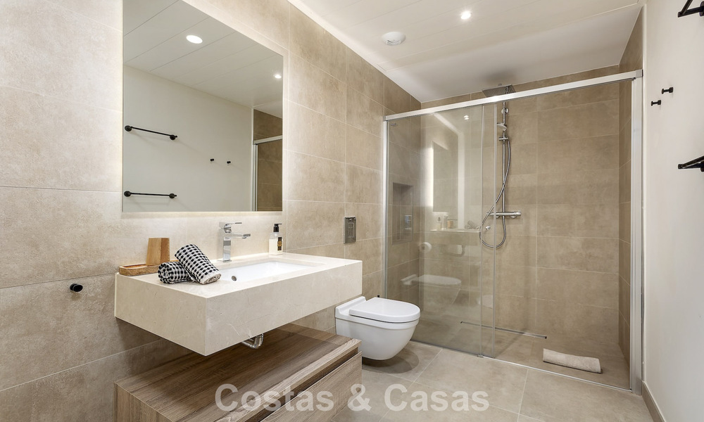 Contemporary luxury villa with panoramic views for sale in the hills of Marbella - Benahavís 800798