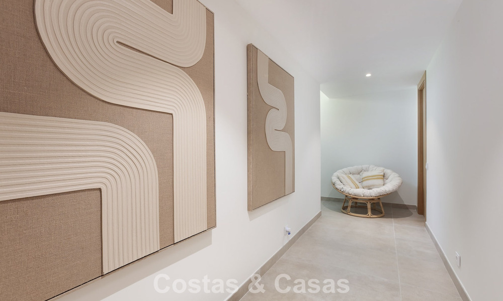 Contemporary luxury villa with panoramic views for sale in the hills of Marbella - Benahavís 800804
