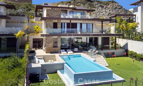 Contemporary luxury villa with panoramic views for sale in the hills of Marbella - Benahavís 800808