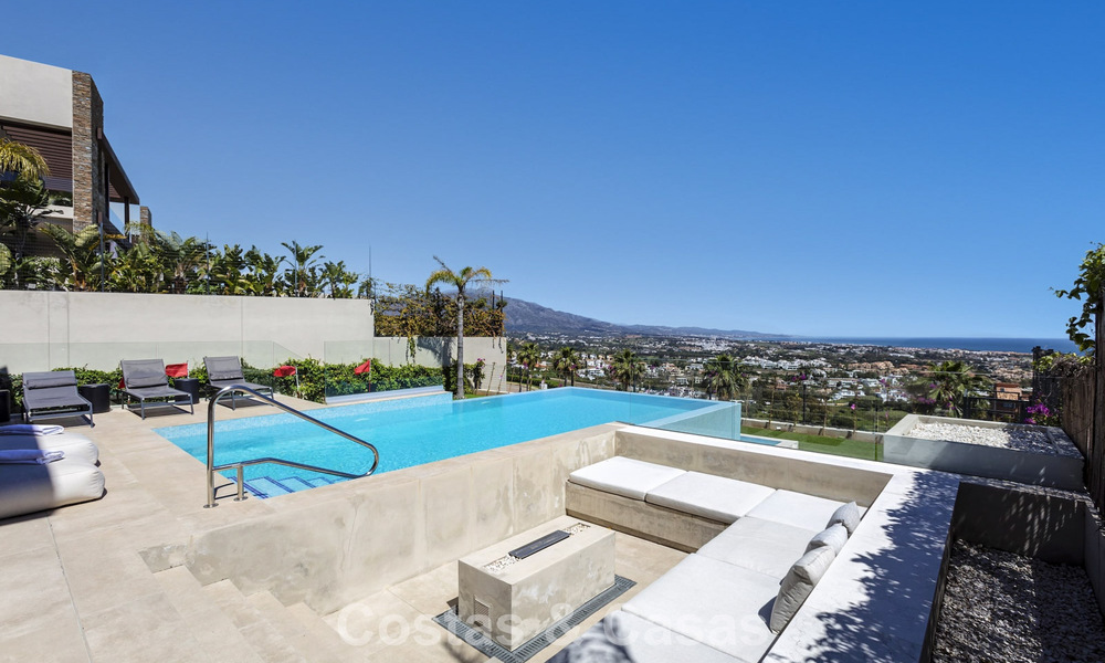 Contemporary luxury villa with panoramic views for sale in the hills of Marbella - Benahavís 800818