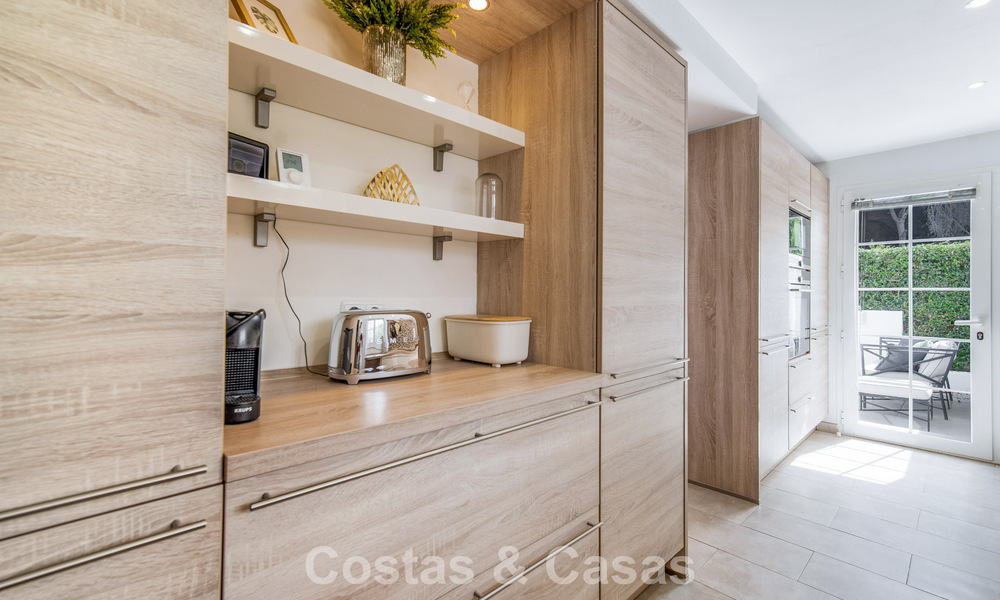 Stunning renovated 4-bedroom townhouse for sale with sea views, frontline beach location on Marbella’s Golden Mile 800829