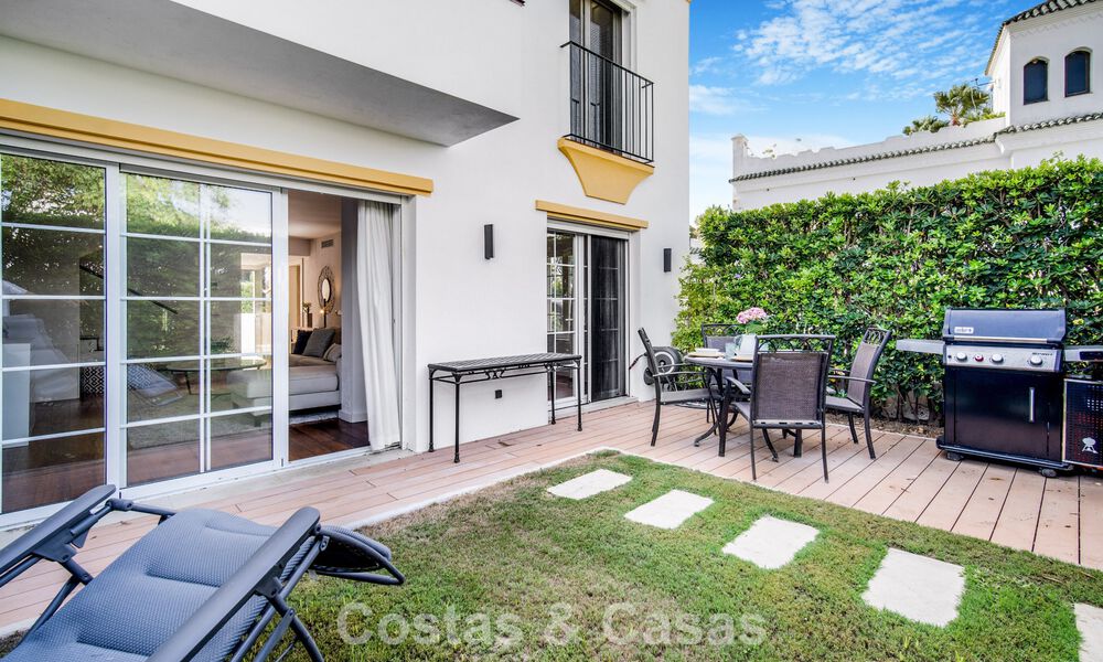 Stunning renovated 4-bedroom townhouse for sale with sea views, frontline beach location on Marbella’s Golden Mile 800839