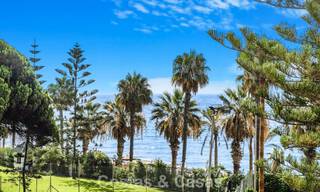 Stunning renovated 4-bedroom townhouse for sale with sea views, frontline beach location on Marbella’s Golden Mile 800848 