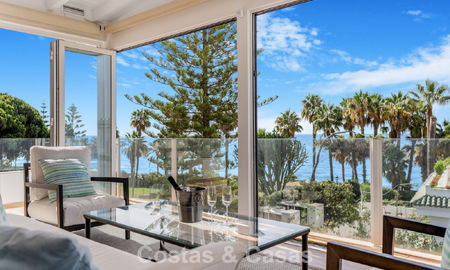 Stunning renovated 4-bedroom townhouse for sale with sea views, frontline beach location on Marbella’s Golden Mile 800851