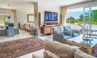 High-end duplex penthouse for sale in a highly sought-after golf complex in Nueva Andalucía, Marbella 800962 