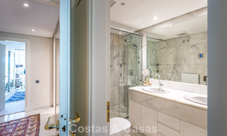 High-end duplex penthouse for sale in a highly sought-after golf complex in Nueva Andalucía, Marbella 800978 