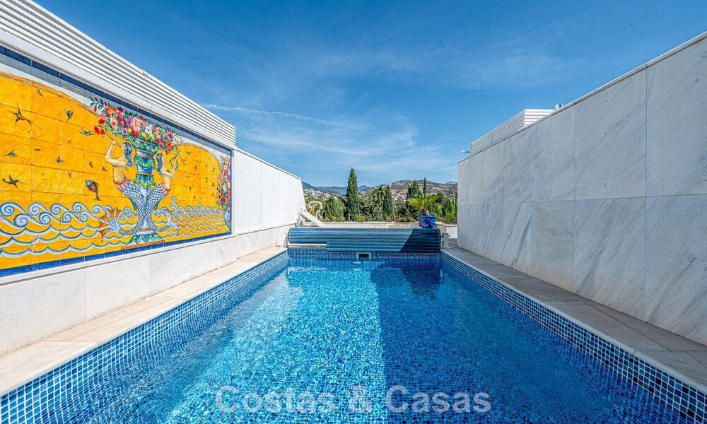 High-end duplex penthouse for sale in a highly sought-after golf complex in Nueva Andalucía, Marbella 800994