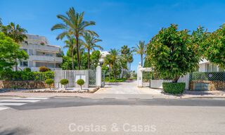 High-end duplex penthouse for sale in a highly sought-after golf complex in Nueva Andalucía, Marbella 801012 