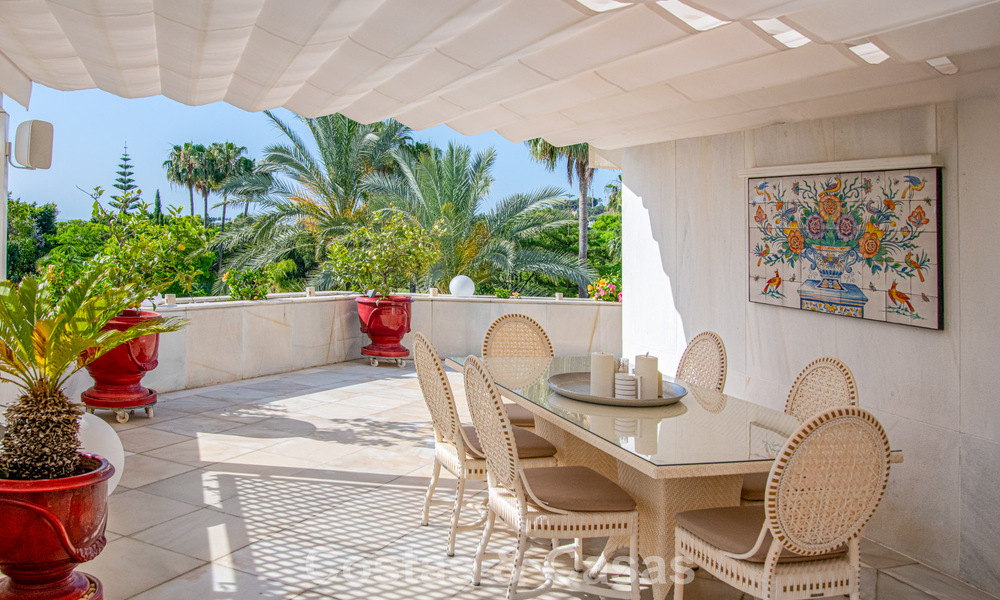 High-end duplex penthouse for sale in a highly sought-after golf complex in Nueva Andalucía, Marbella 801014