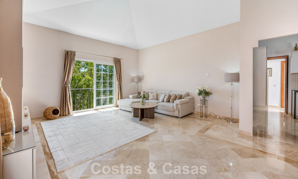 Spacious family house for sale in an exclusive gated community in sought-after Nueva Andalucía, Marbella 801111