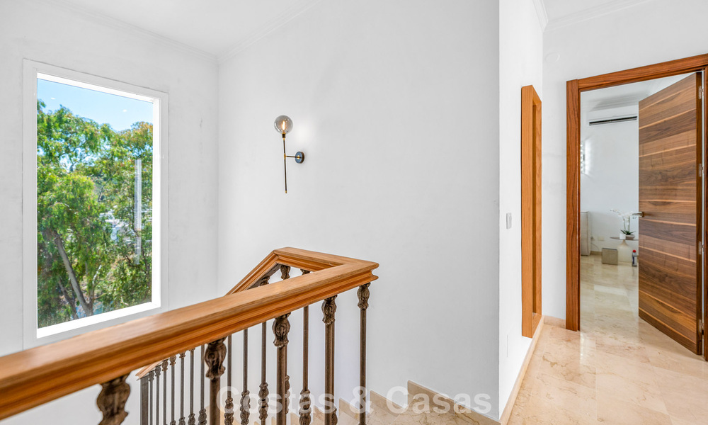 Spacious family house for sale in an exclusive gated community in sought-after Nueva Andalucía, Marbella 801122