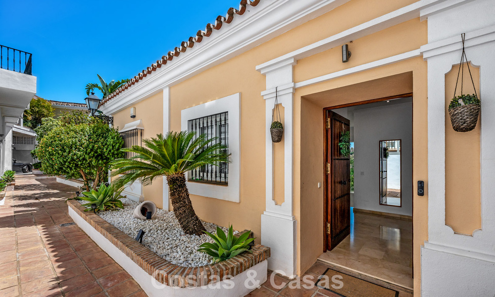 Spacious family house for sale in an exclusive gated community in sought-after Nueva Andalucía, Marbella 801124