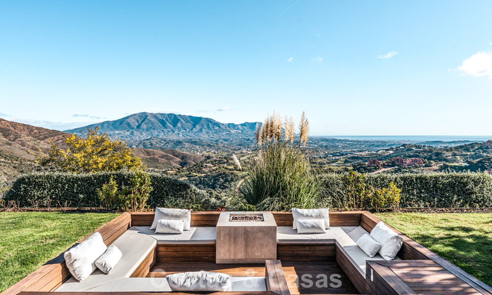 Impressive luxury villa with modern minimalist architecture for sale in the hills of East Marbella 801131