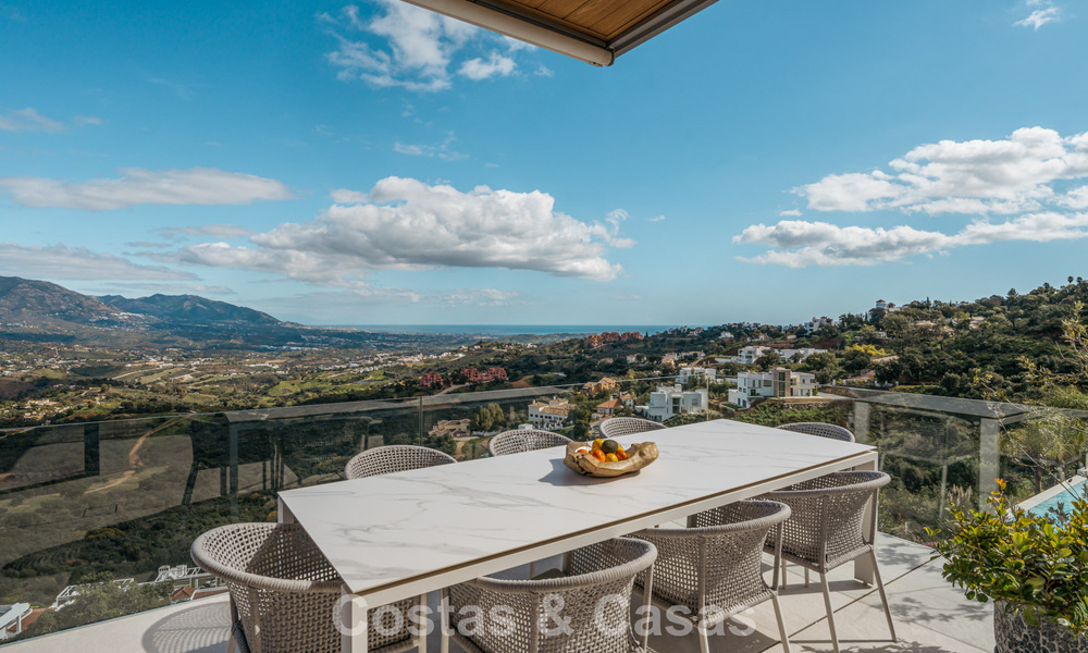 Impressive luxury villa with modern minimalist architecture for sale in the hills of East Marbella 801152