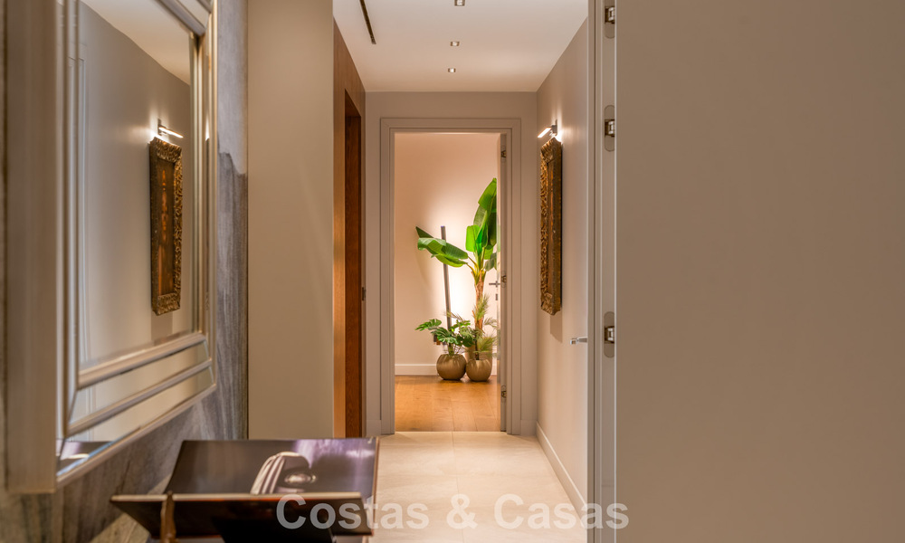 Impressive luxury villa with modern minimalist architecture for sale in the hills of East Marbella 801159