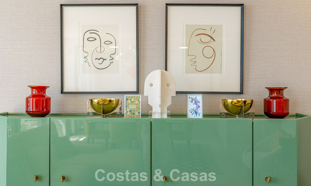 Exclusive penthouse with stunning open sea views for sale on the beachfront in Estepona 801250
