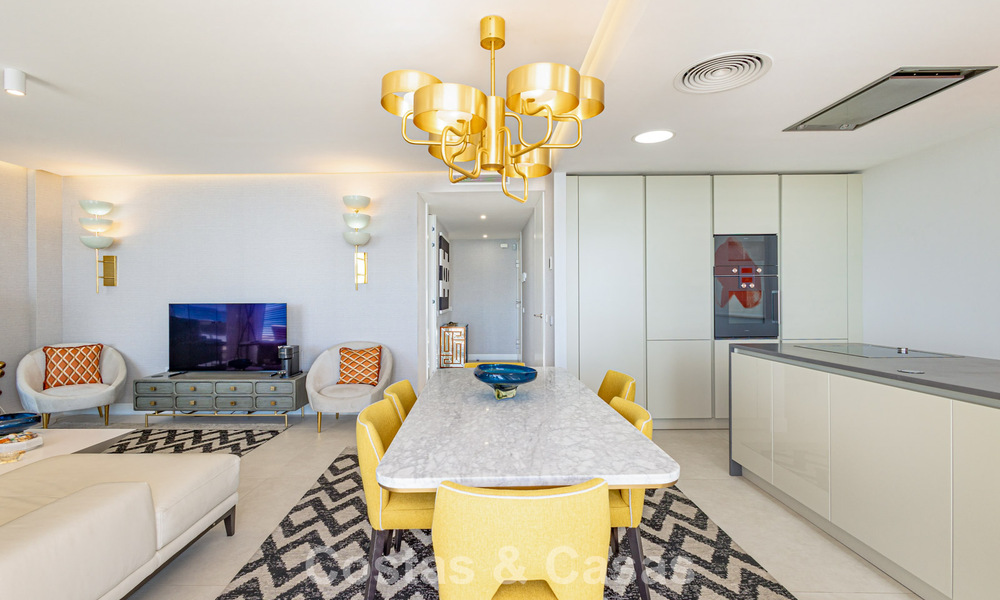 Exclusive penthouse with stunning open sea views for sale on the beachfront in Estepona 801263