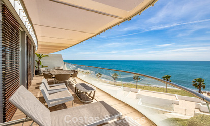 Exclusive penthouse with stunning open sea views for sale on the beachfront in Estepona 801265
