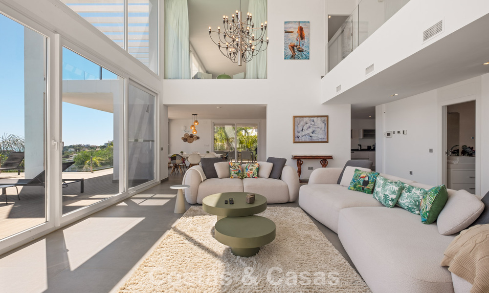 Contemporary luxury villa with sleek modern architecture and breathtaking views for sale in East Marbella 801192