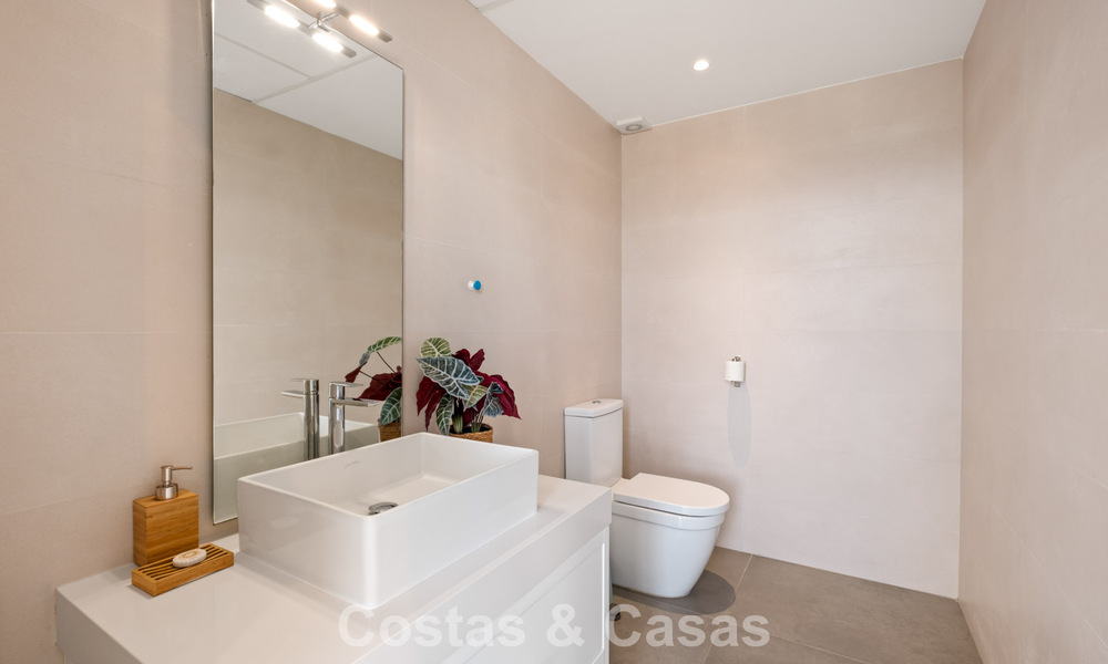 Contemporary luxury villa with sleek modern architecture and breathtaking views for sale in East Marbella 801199