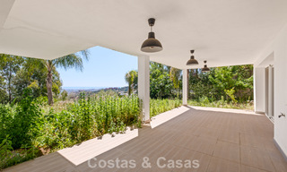 Contemporary luxury villa with sleek modern architecture and breathtaking views for sale in East Marbella 801206 