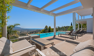 Contemporary luxury villa with sleek modern architecture and breathtaking views for sale in East Marbella 801222 