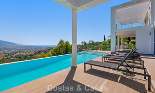 Contemporary luxury villa with sleek modern architecture and breathtaking views for sale in East Marbella 801224 