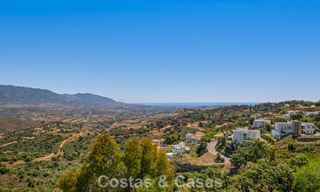Contemporary luxury villa with sleek modern architecture and breathtaking views for sale in East Marbella 801239 