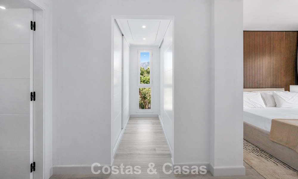 Bright, contemporary renovated apartment with sea views for sale in the hills of La Quinta, Marbella - Benahavís 801300