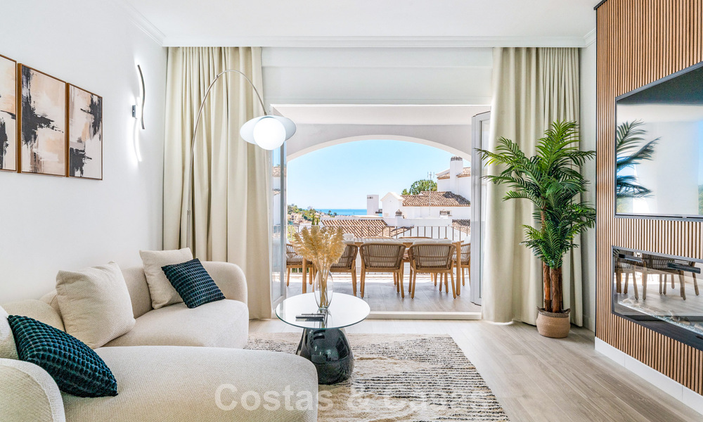 Bright, contemporary renovated apartment with sea views for sale in the hills of La Quinta, Marbella - Benahavís 801320