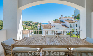 Bright, contemporary renovated apartment with sea views for sale in the hills of La Quinta, Marbella - Benahavís 801322 