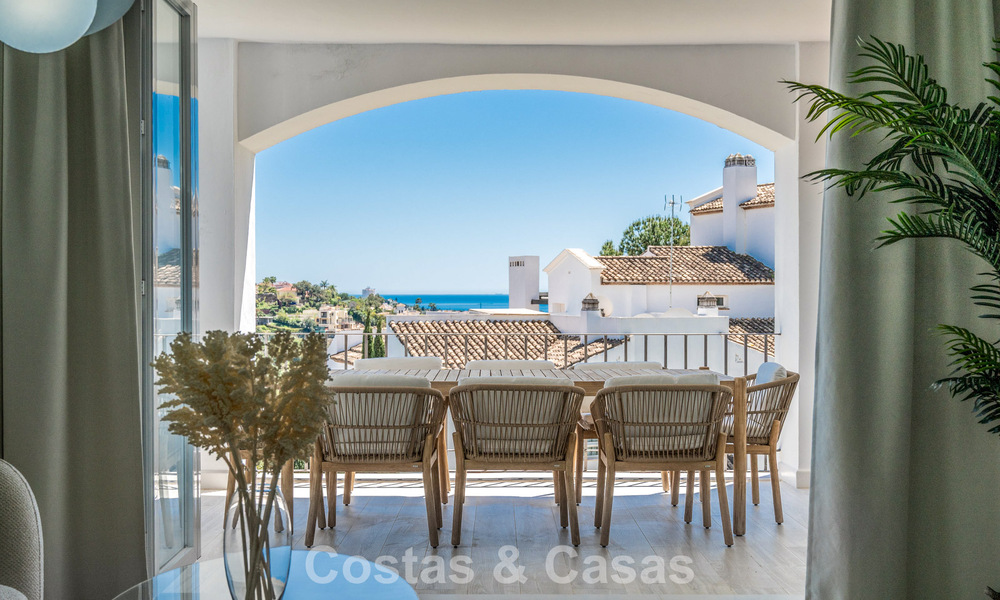 Bright, contemporary renovated apartment with sea views for sale in the hills of La Quinta, Marbella - Benahavís 801329