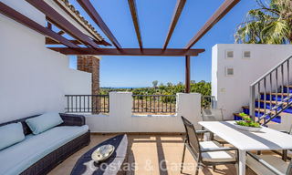 Stunning 3-bedroom penthouse for sale with spacious roof terrace in a golf setting in Marbella - Benahavís 801337 