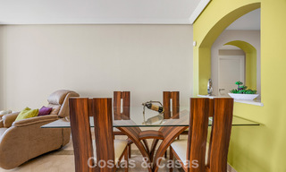 Stunning 3-bedroom penthouse for sale with spacious roof terrace in a golf setting in Marbella - Benahavís 801342 