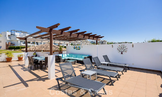 Stunning 3-bedroom penthouse for sale with spacious roof terrace in a golf setting in Marbella - Benahavís 801353 