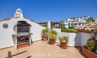 Stunning 3-bedroom penthouse for sale with spacious roof terrace in a golf setting in Marbella - Benahavís 801354 