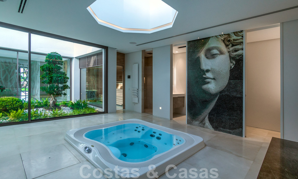 Move-in ready luxury modern villa for sale with stunning views in La Quinta, a golf community in Marbella - Benahavís 801022
