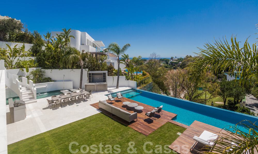 Move-in ready luxury modern villa for sale with stunning views in La Quinta, a golf community in Marbella - Benahavís 801030