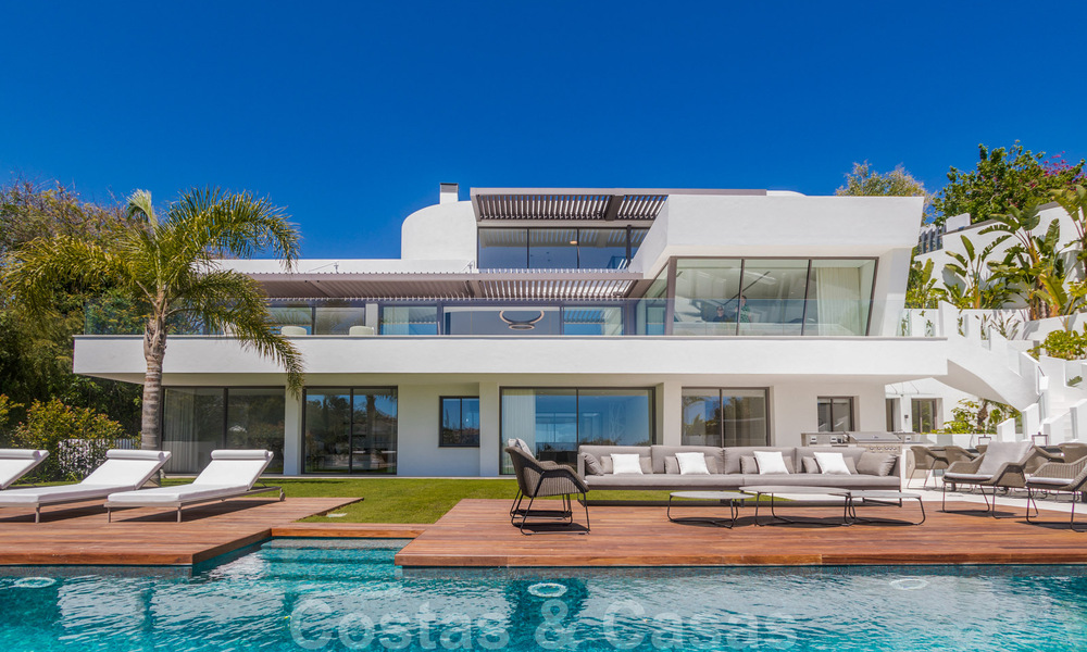 Move-in ready luxury modern villa for sale with stunning views in La Quinta, a golf community in Marbella - Benahavís 801031