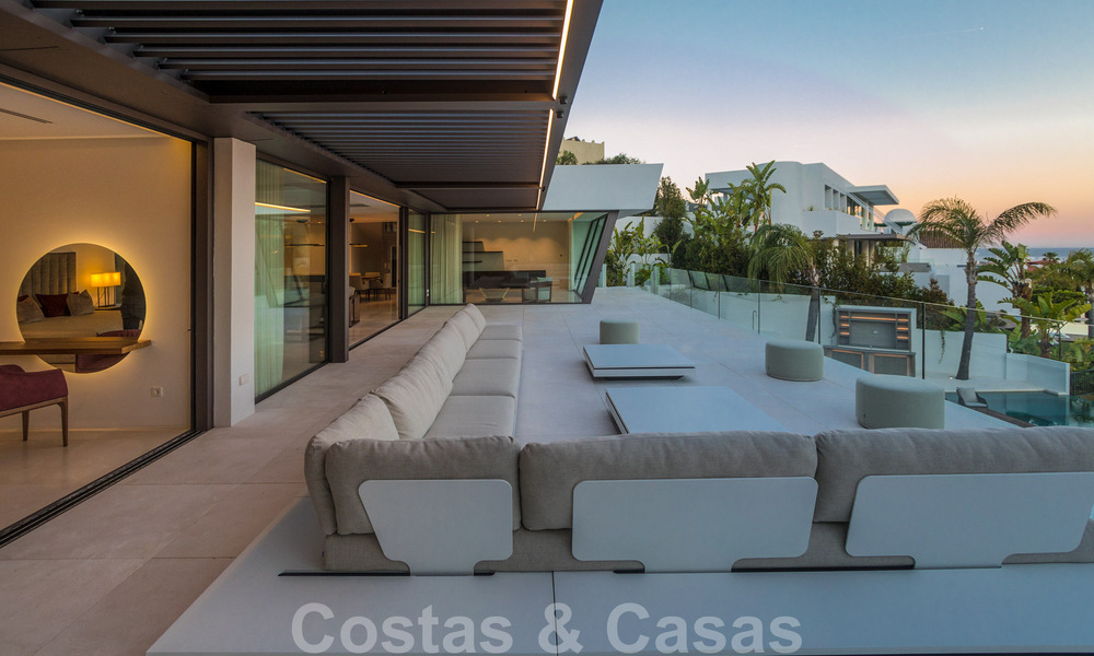 Move-in ready luxury modern villa for sale with stunning views in La Quinta, a golf community in Marbella - Benahavís 801033