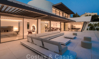 Move-in ready luxury modern villa for sale with stunning views in La Quinta, a golf community in Marbella - Benahavís 801035 