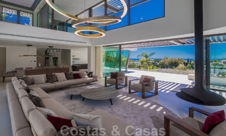 Move-in ready luxury modern villa for sale with stunning views in La Quinta, a golf community in Marbella - Benahavís 801036 