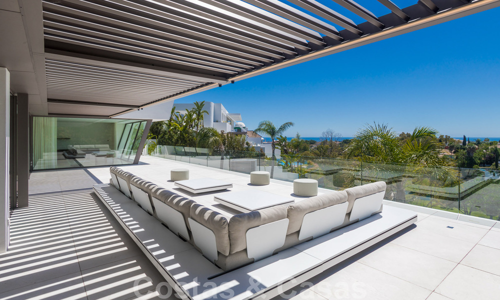 Move-in ready luxury modern villa for sale with stunning views in La Quinta, a golf community in Marbella - Benahavís 801037