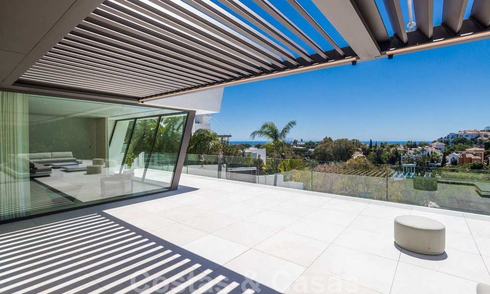 Move-in ready luxury modern villa for sale with stunning views in La Quinta, a golf community in Marbella - Benahavís 801038