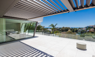 Move-in ready luxury modern villa for sale with stunning views in La Quinta, a golf community in Marbella - Benahavís 801038 