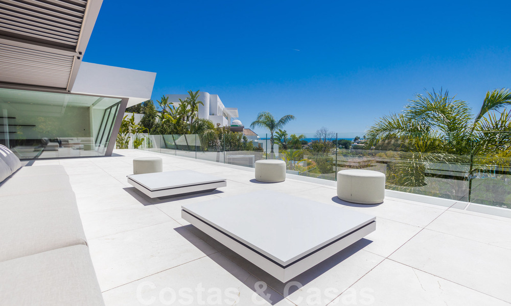 Move-in ready luxury modern villa for sale with stunning views in La Quinta, a golf community in Marbella - Benahavís 801040