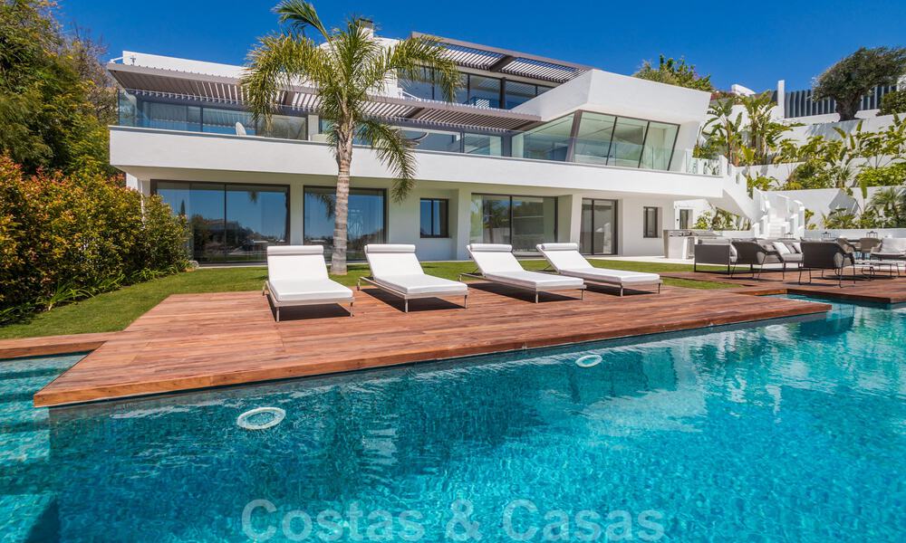 Move-in ready luxury modern villa for sale with stunning views in La Quinta, a golf community in Marbella - Benahavís 801042