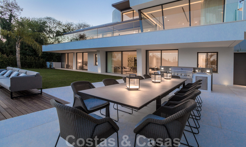 Move-in ready luxury modern villa for sale with stunning views in La Quinta, a golf community in Marbella - Benahavís 801045