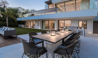 Move-in ready luxury modern villa for sale with stunning views in La Quinta, a golf community in Marbella - Benahavís 801045 