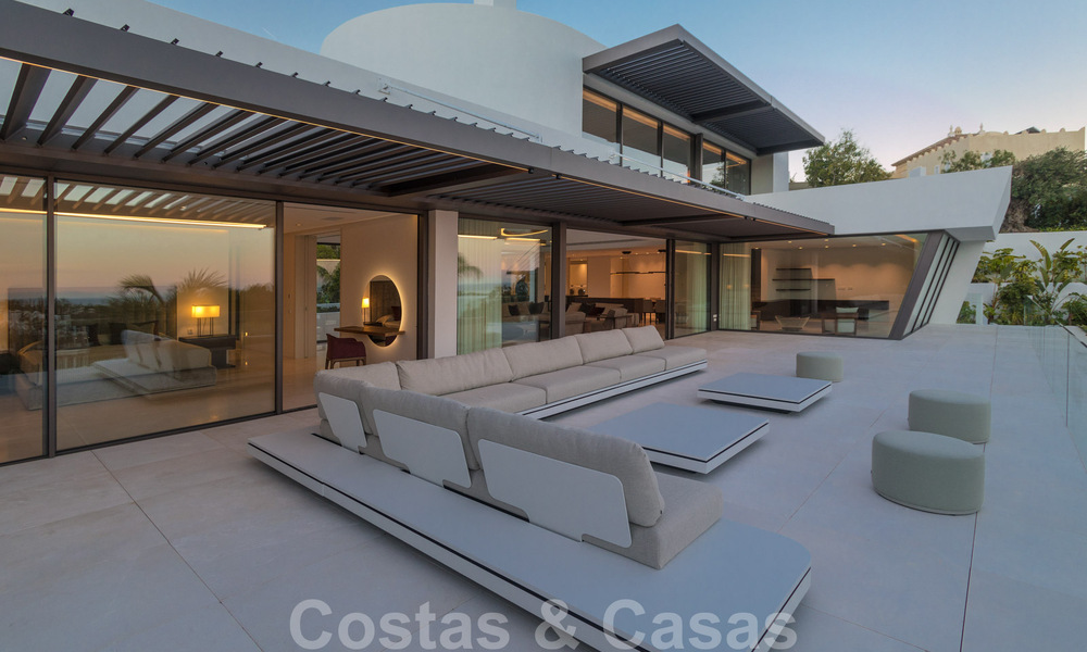 Move-in ready luxury modern villa for sale with stunning views in La Quinta, a golf community in Marbella - Benahavís 801049